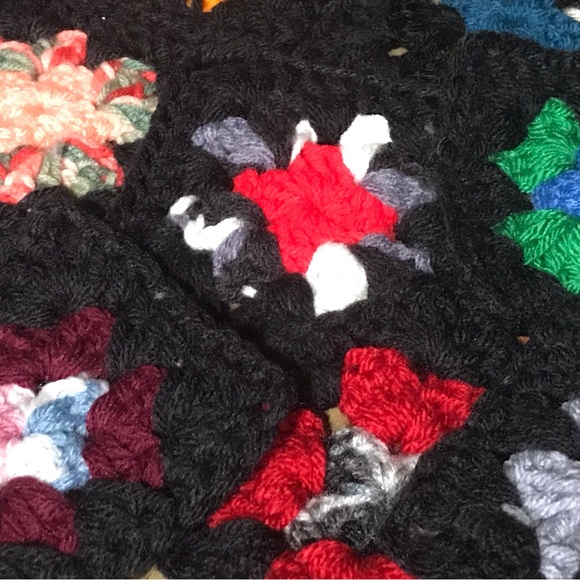 Granny squares Lot Of 30 4 Inch Crocheted Individual Squares Multiple colors NEW - Picture 9 of 11